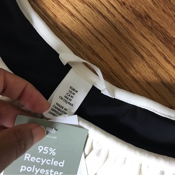 H&M Black/Cream One Shoulder Top NWT - Picture 2 of 3